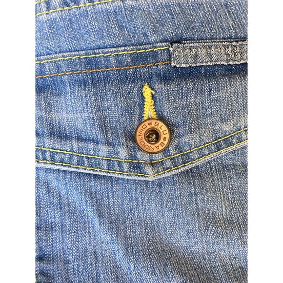 Vintage Bandolino Lightwash Denim Bermuda Shorts with Yellow and Tan Stitching - Picture 4 of 8